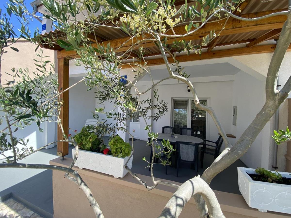 פריבלאקה Apartments Zvonimir מראה חיצוני תמונה