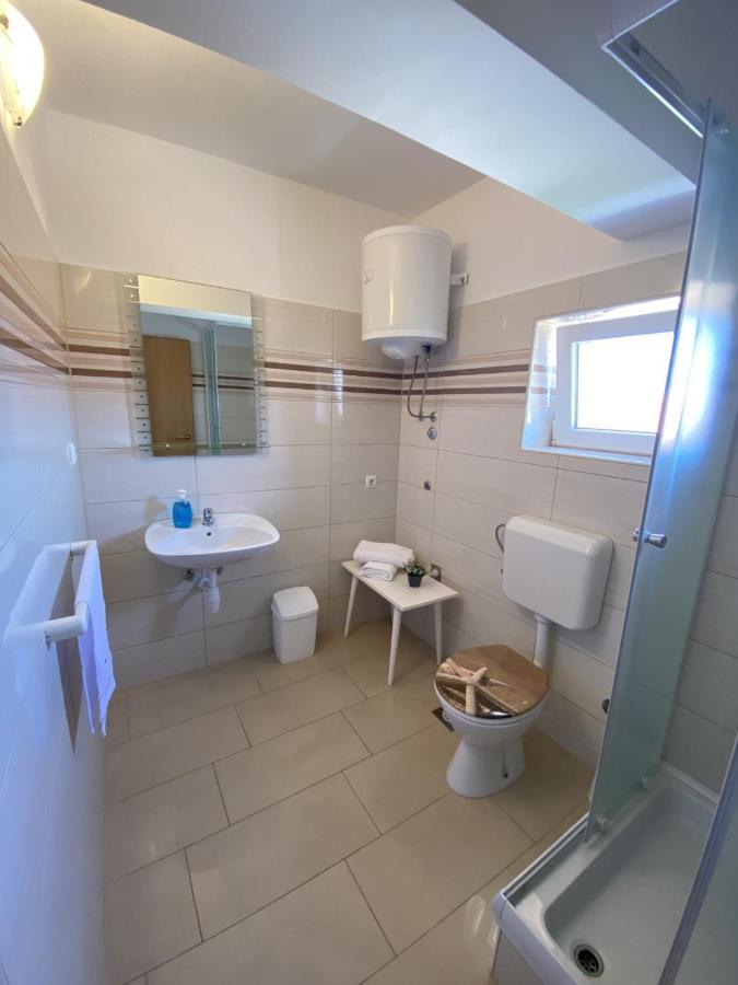 פריבלאקה Apartments Zvonimir מראה חיצוני תמונה