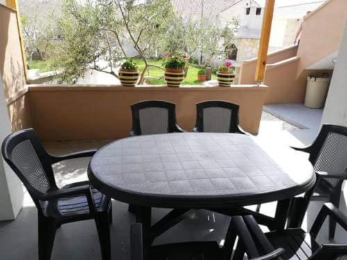פריבלאקה Apartments Zvonimir מראה חיצוני תמונה